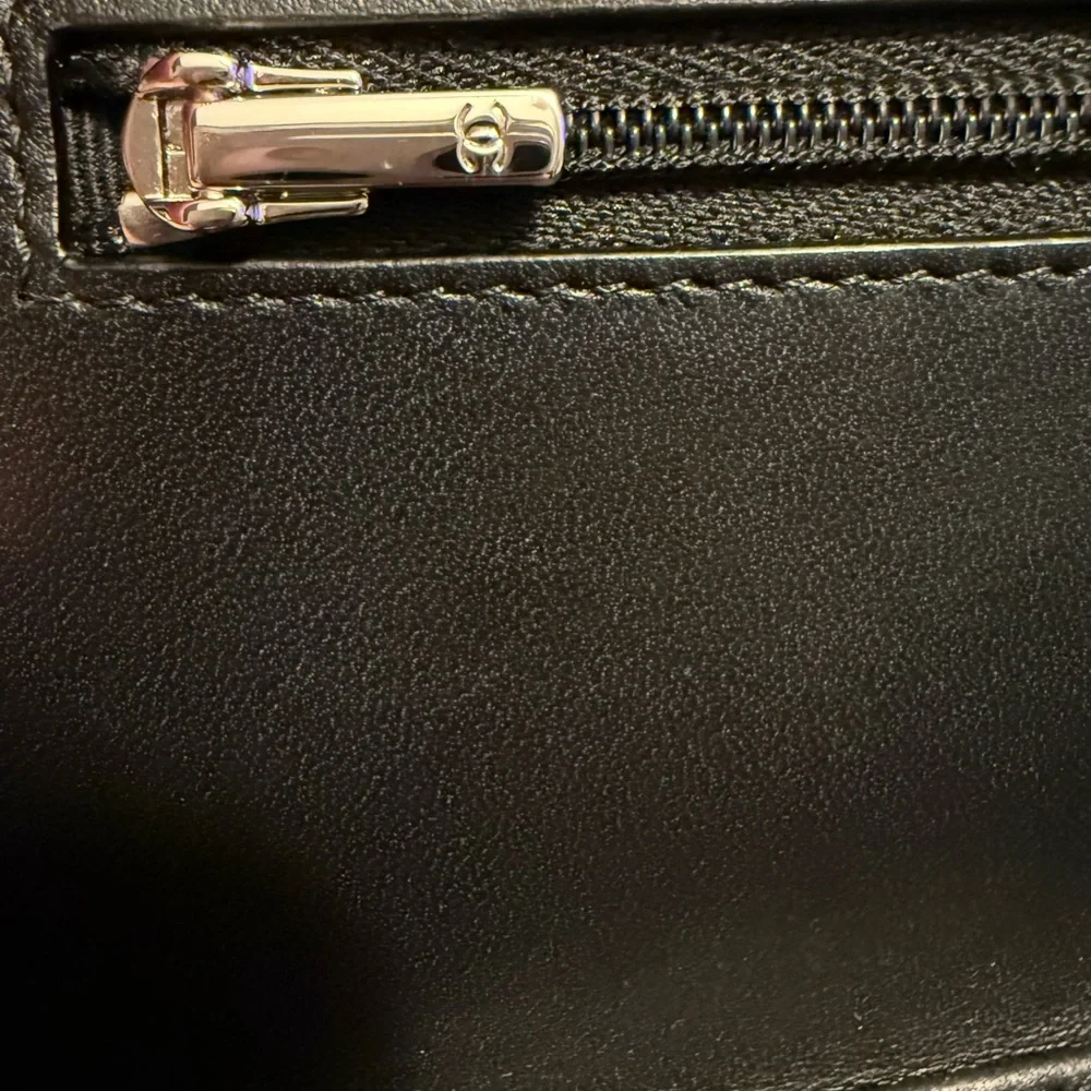 🔥RARE!! CHANEL•24C Star CC Lambskin Quilted Wallet On Chain - Picture 14 of 16